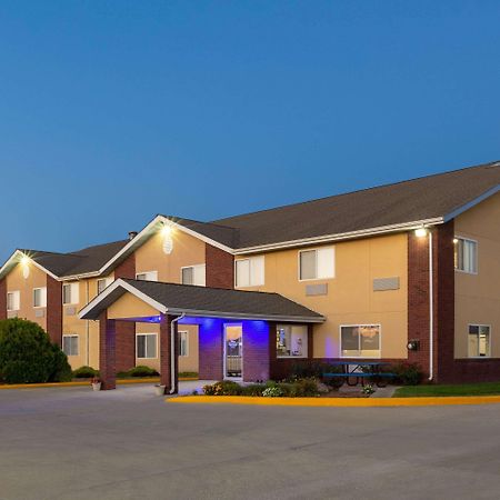 Baymont By Wyndham Fort Dodge Exterior foto