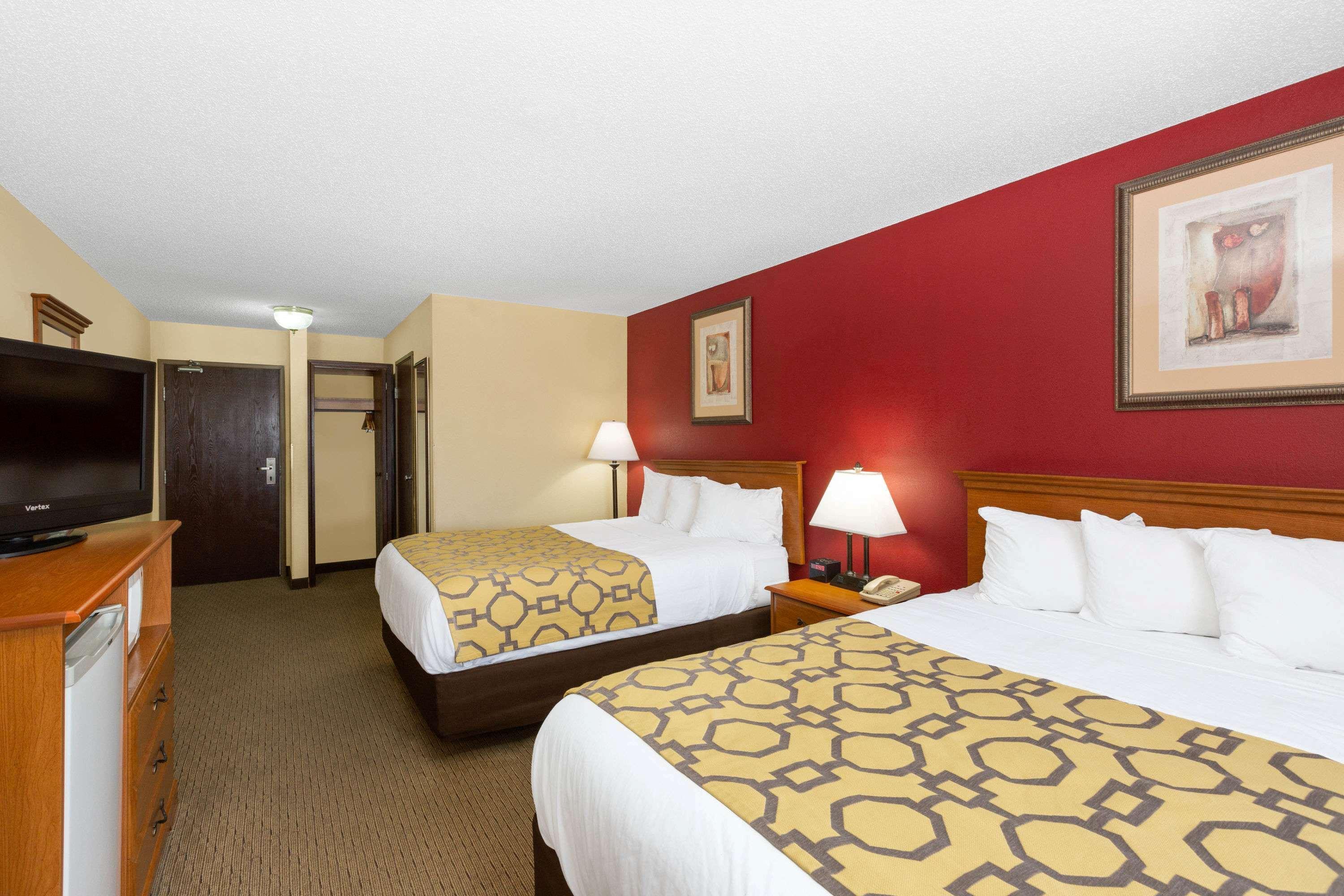 Baymont By Wyndham Fort Dodge Exterior foto