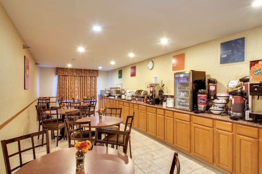 Baymont By Wyndham Fort Dodge Exterior foto